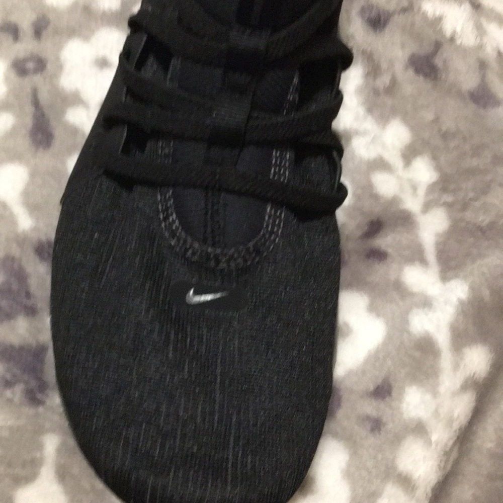 Running Shoes - Picture 4 of 4